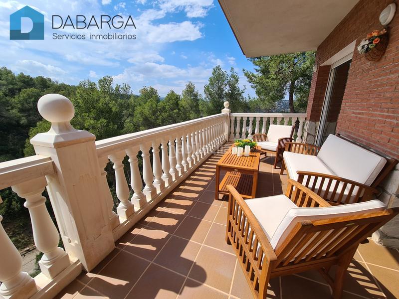 Foto 01246e7f-f794-4377-a5e3-6f93235c2bb8. Casa a carrer vallès 8 a Cervelló