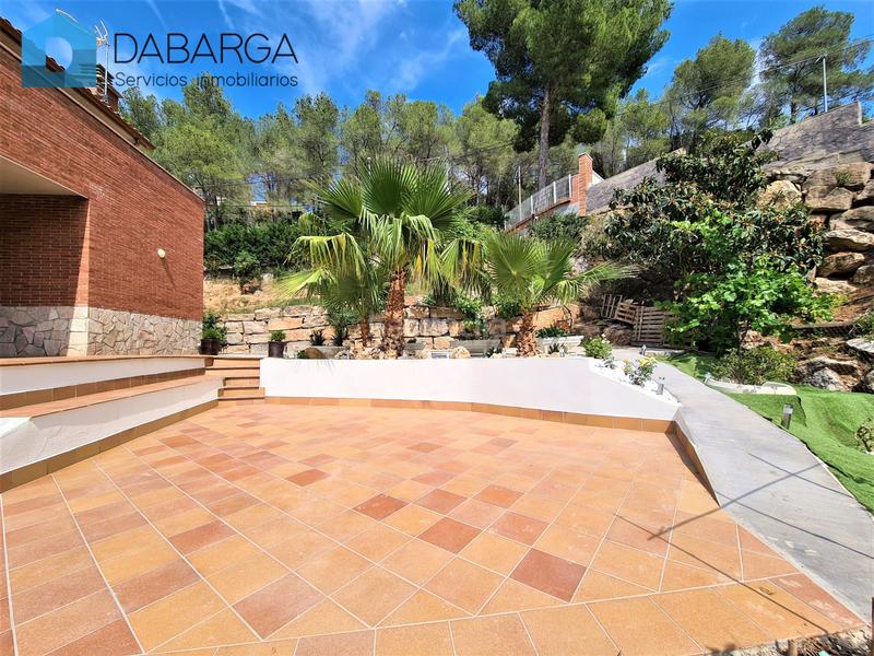 Foto 2b086390-f169-401c-b56b-23f12748b2c0. Casa a carrer vallès 8 a Cervelló