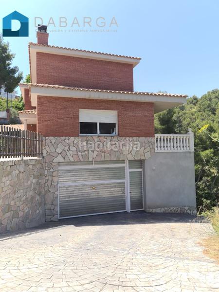 Foto 36af91ef-3bae-4abc-96af-19e0634a6555. Casa a carrer vallès 8 a Cervelló