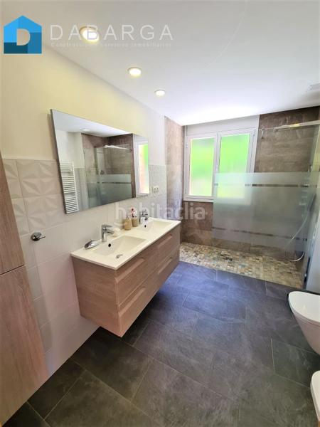 Foto 63b0eca4-1024-472e-87af-432a1e9fcb24. Casa a carrer vallès 8 a Cervelló