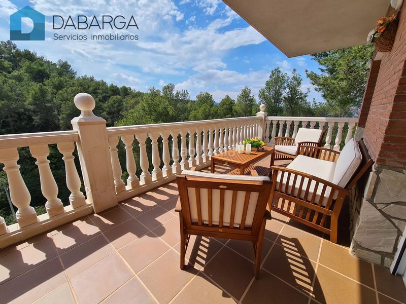 Foto a9d1d7cb-061b-455c-b82c-11bab2cf6437. Casa a carrer vallès 8 a Cervelló