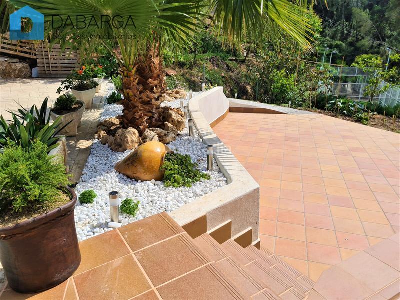 Foto d30719f0-3bc4-48ff-a798-b8658d8d3428. Casa a carrer vallès 8 a Cervelló