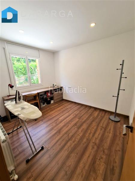 Foto e34672e0-0383-4591-9773-79086b48d0f3. Casa a carrer vallès 8 a Cervelló