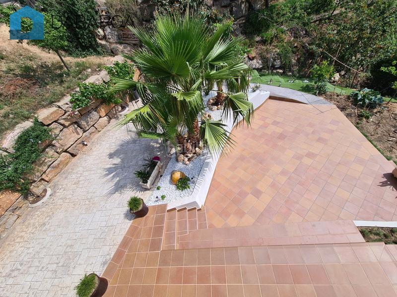 Foto f814a6e3-6eea-40e2-aba4-74f4bb58ef09. Casa a carrer vallès 8 a Cervelló