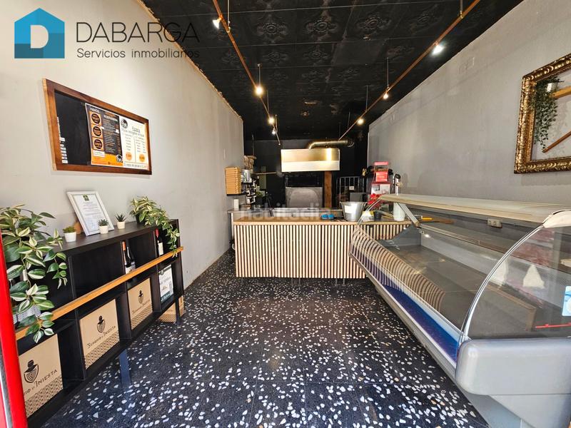 Foto 0edfc046-717d-43e7-a5aa-4197ff599e34. Alquiler local comercial traspasamos rostissería-comida para llevar en Ripollet