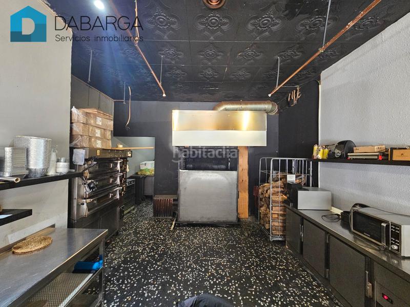 Foto 795ed9d3-b334-476c-a26e-525bbd3cf86f. Alquiler local comercial traspasamos rostissería-comida para llevar en Ripollet