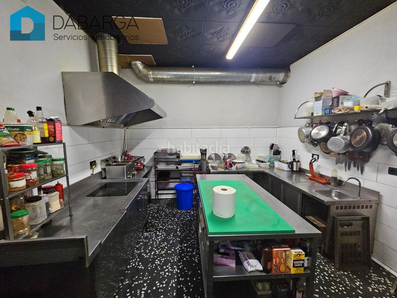 Foto 952649e9-b1af-4afd-b41a-be80850b0561. Alquiler local comercial traspasamos rostissería-comida para llevar en Ripollet