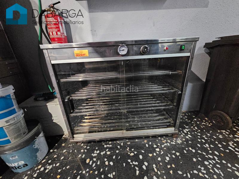 Foto aad42aad-621b-47da-a9c0-17fa3f036e67. Alquiler local comercial traspasamos rostissería-comida para llevar en Ripollet