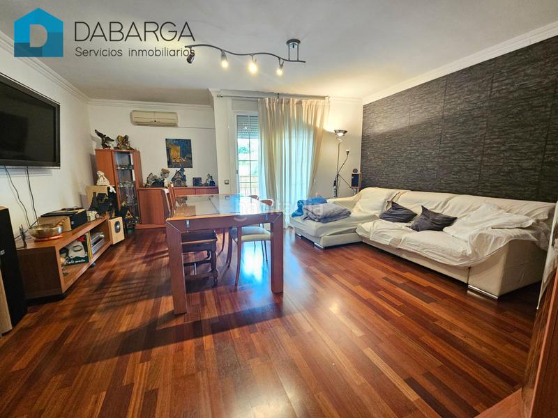 Foto 4773b100-c404-4d65-acdd-4eedae7c61f1. Piso con terraza y posibilidad de local en Ajuntament-Maragall Ripollet