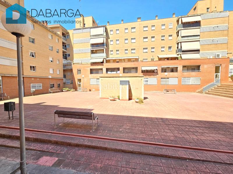 Foto 04c5eaef-32a5-46e8-8870-2eeff9a2d24c. Piso exterior dúplex de 4 hab. + 2 baños con parking y trastero en Terrassa