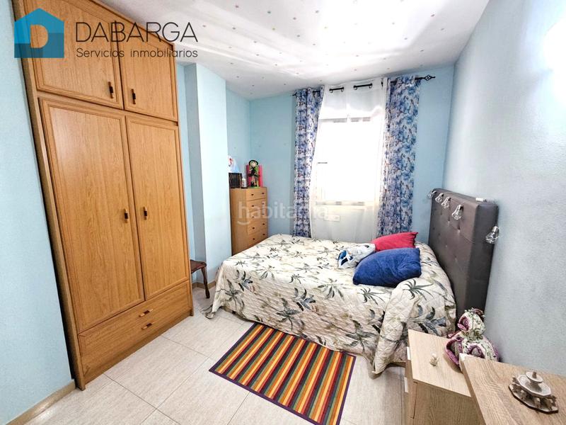Foto 20028c5f-f9c4-44f7-8396-bed86c3759e3. Piso exterior dúplex de 4 hab. + 2 baños con parking y trastero en Terrassa