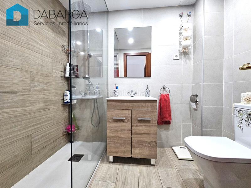 Foto 50543280-b215-4f1d-bf13-5709386f9a40. Piso exterior dúplex de 4 hab. + 2 baños con parking y trastero en Terrassa