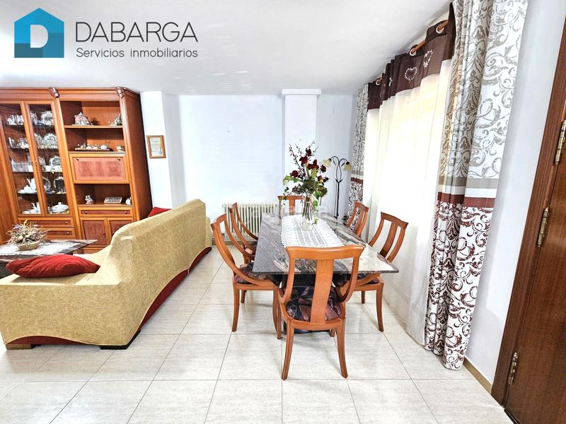Foto 7116d55a-10a3-466d-ae65-8e97ec3c8c90. Piso exterior dúplex de 4 hab. + 2 baños con parking y trastero en Terrassa