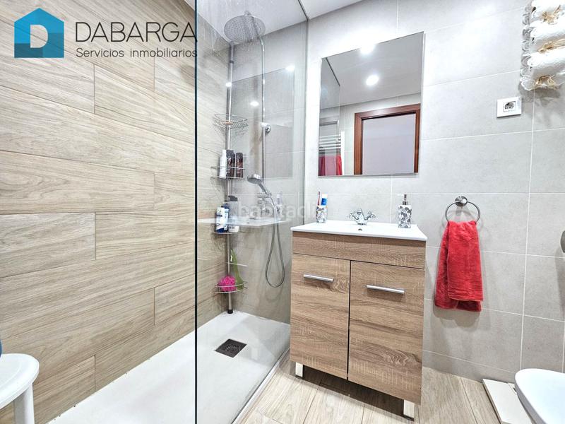 Foto 77d8e342-861b-45b6-a1a0-bf7bc7184adf. Piso exterior dúplex de 4 hab. + 2 baños con parking y trastero en Terrassa