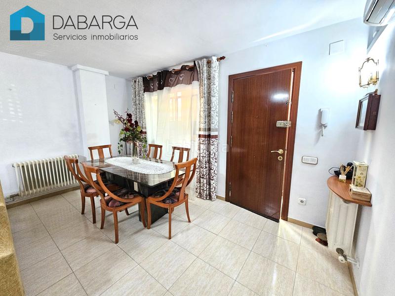 Foto 7f659c10-cb75-4774-95ca-8da57fa8415d. Piso exterior dúplex de 4 hab. + 2 baños con parking y trastero en Terrassa