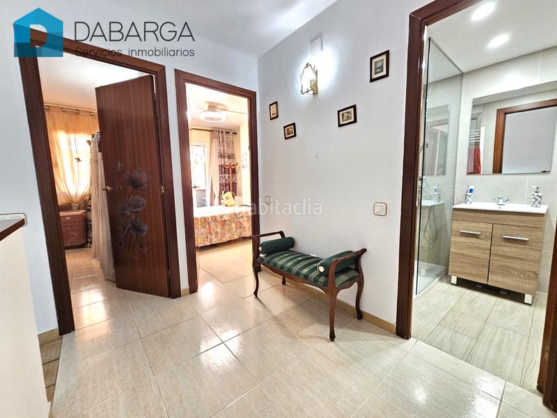 Foto b4fa2248-a138-48bb-b78e-5450188c55de. Piso exterior dúplex de 4 hab. + 2 baños con parking y trastero en Terrassa