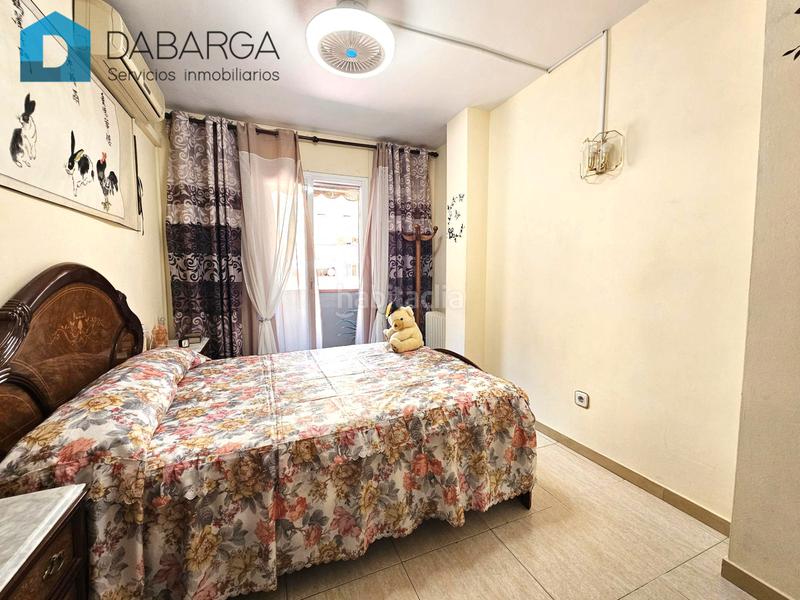 Foto b5fa417a-efc6-4489-b082-e8674a9f2c6c. Piso exterior dúplex de 4 hab. + 2 baños con parking y trastero en Terrassa