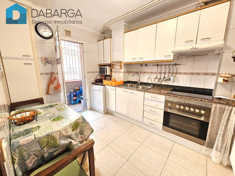 Foto d796e7af-49da-4ca5-bbac-8cfba891d342. Piso exterior dúplex de 4 hab. + 2 baños con parking y trastero en Terrassa