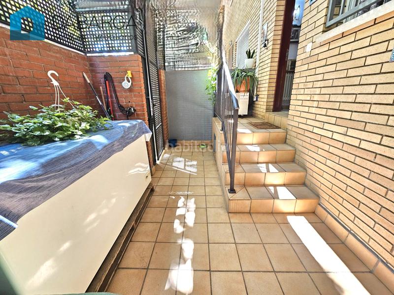 Foto e1c17983-262c-4296-9597-fb3cd047636b. Piso exterior dúplex de 4 hab. + 2 baños con parking y trastero en Terrassa