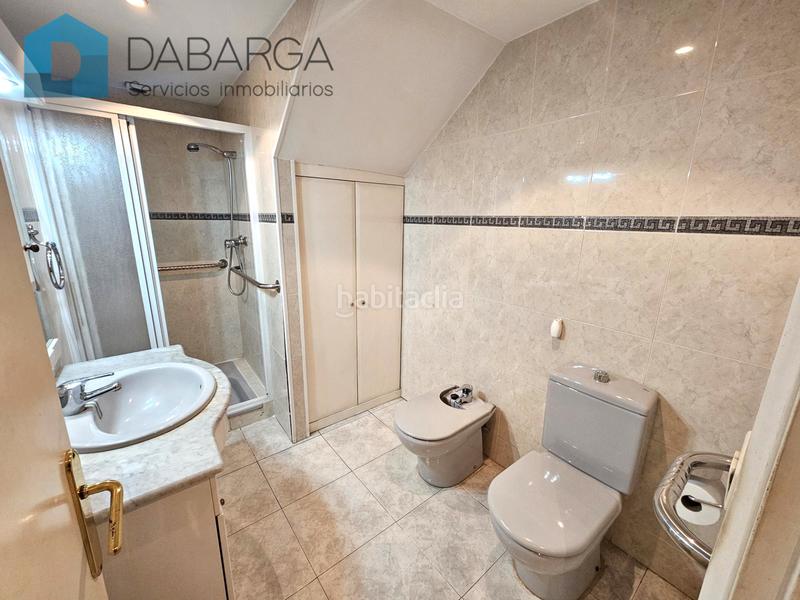 Foto 581991c9-e149-41e9-91d4-b256b75e027d. Casa adossada amb calefacció aparcament a Centre Ripollet