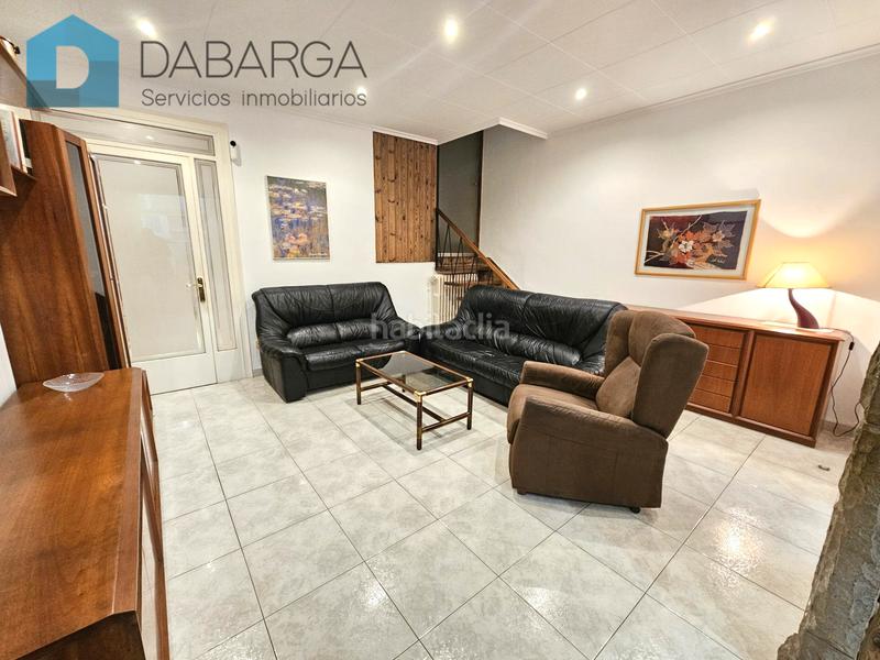 Foto f7f6015e-ca3e-4813-8829-b2e73fb5e873. Casa adossada amb calefacció aparcament a Centre Ripollet