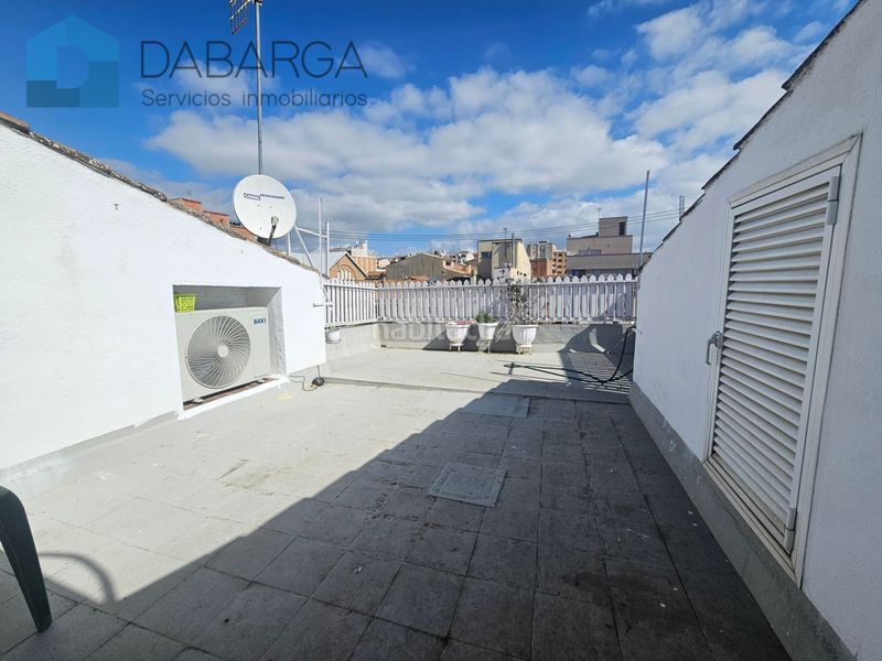 Foto 3369cc0c-02a4-4539-9807-bdaa9ae2ab20. Casa amb xemeneia calefacció aparcament a Centre Ripollet
