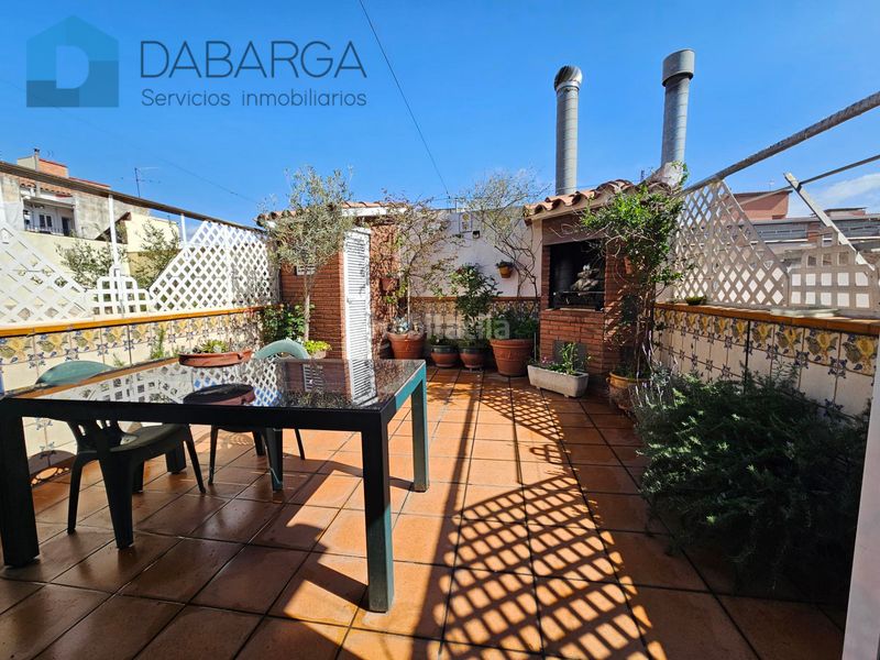 Foto a3e960d1-da41-4461-9f5b-48352b499973. Casa amb xemeneia calefacció aparcament a Centre Ripollet