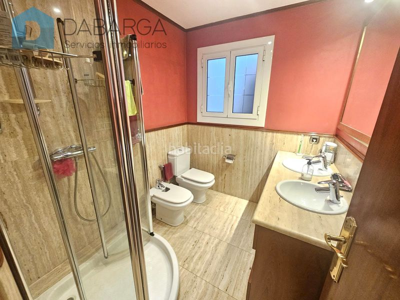 Foto f68ed3ad-d55e-4db7-9e70-377f311597df. Casa amb xemeneia calefacció aparcament a Centre Ripollet