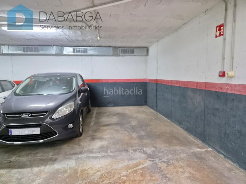 Foto 56c10045-e538-489b-8975-b603be1a007d. Parking coche vendemos plaza de parking en joan miró en Ripollet