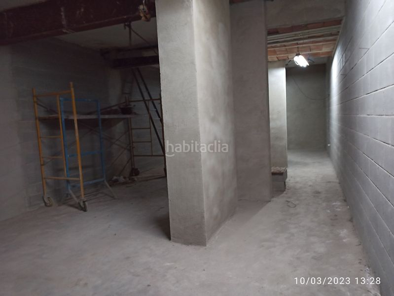 Foto cb82a3c3-cda9-47ba-aee5-cc2da79d20a1. Local comercial a Santa Rosa Santa Coloma de Gramenet