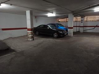 Autoparkplatz  Carrer de leonardo da vinci. Plaza parking coche mediano/grande