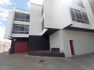 Edifici  Carretera del mig. Edificio industrial / oficinas