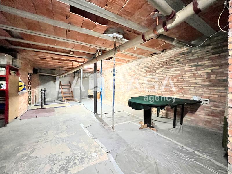 Foto 580785ce-94af-4776-9d04-6ea3bb34d34c. Local comercial a La Salut Badalona