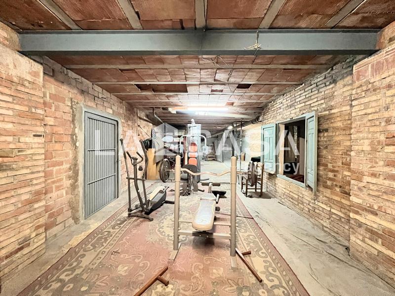 Foto 56bbe4d2-e325-4c6f-9d46-0ce851b76c70. Locale commerciale in La Salut Badalona