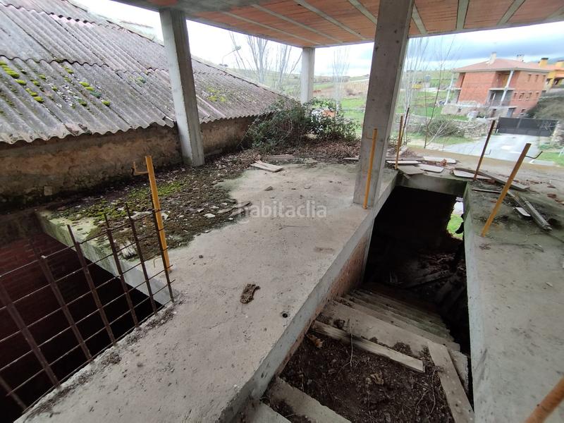 Foto e2bacbdf-96d6-4e0d-be4d-c1b6d13520f4. Casa adossada a Vegas de Matute