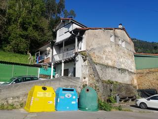 Casa aparellada  Barrio marrón