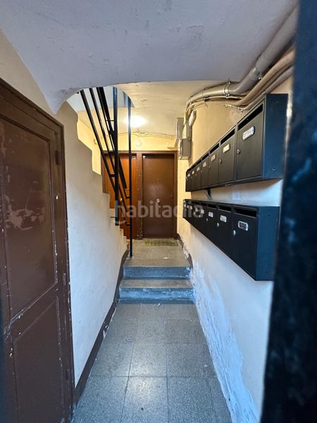 Foto 0d3370d3-3f58-4d09-a237-38d1b22e3185. Piso finca en venta en singuerlín en Guinardera Santa Coloma de Gramenet