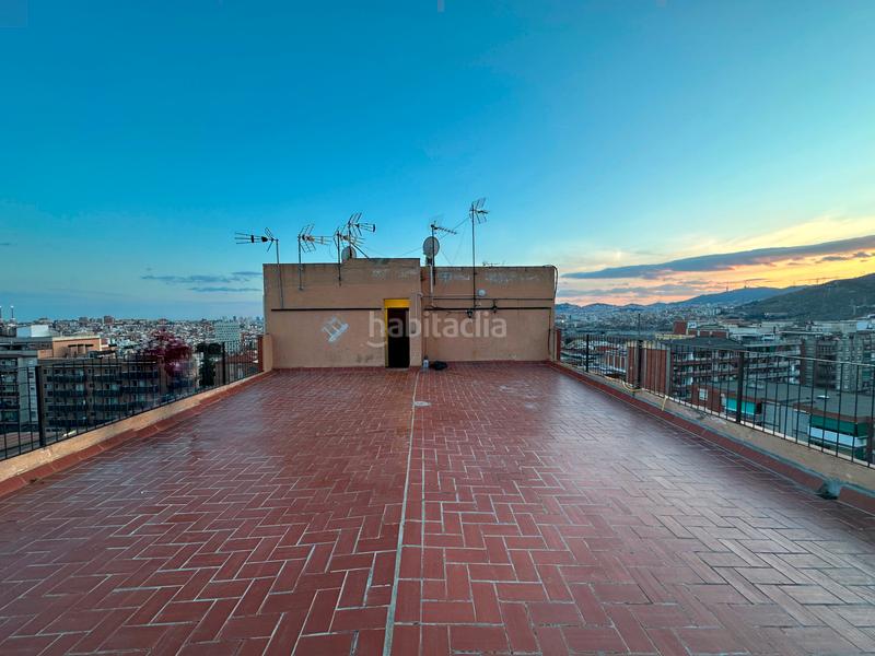 Foto 2d6781d3-916f-4f2e-9cf8-d14f81719533. Piso finca en venta en singuerlín en Guinardera Santa Coloma de Gramenet