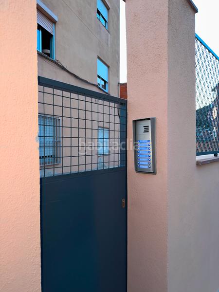 Foto 46b78f7f-fb41-4998-b3b1-e439032d3014. Piso finca en venta en singuerlín en Guinardera Santa Coloma de Gramenet