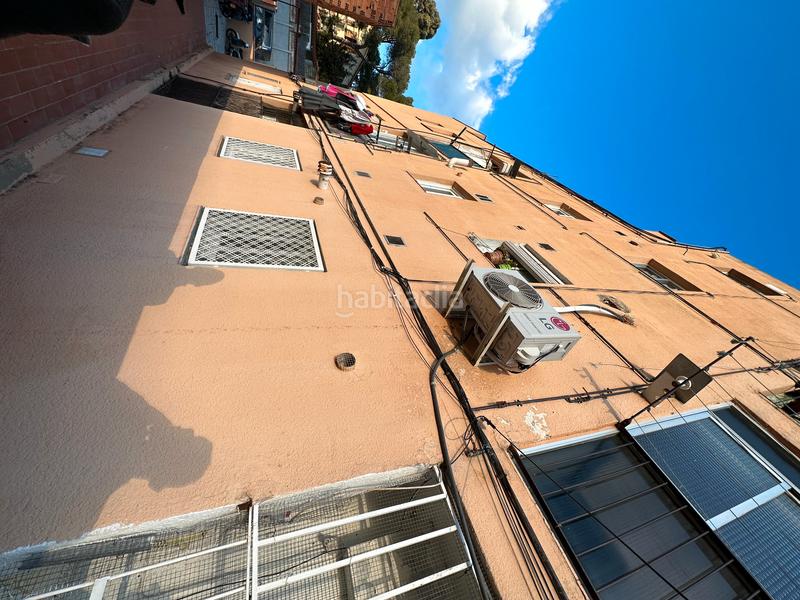 Foto 85973ce7-5b86-4a5c-841c-58c2195cb5e7. Piso finca en venta en singuerlín en Guinardera Santa Coloma de Gramenet