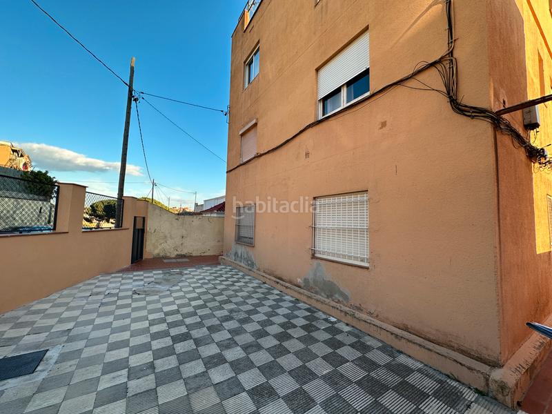 Foto 89ab155c-dc31-41c2-8887-8c620d0c8f50. Piso finca en venta en singuerlín en Guinardera Santa Coloma de Gramenet