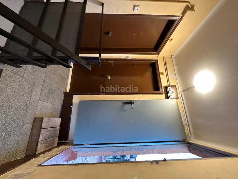 Foto b4217157-08e7-4320-9bc8-c4a805aba407. Piso finca en venta en singuerlín en Guinardera Santa Coloma de Gramenet