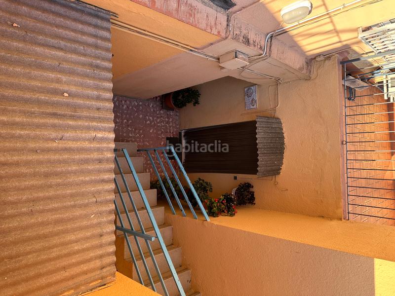 Foto c71be893-321f-4b72-abae-59f0c20c135f. Piso finca en venta en singuerlín en Guinardera Santa Coloma de Gramenet
