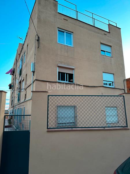 Foto d773386f-45fe-413a-9d57-5e80c6f5ff74. Piso finca en venta en singuerlín en Guinardera Santa Coloma de Gramenet
