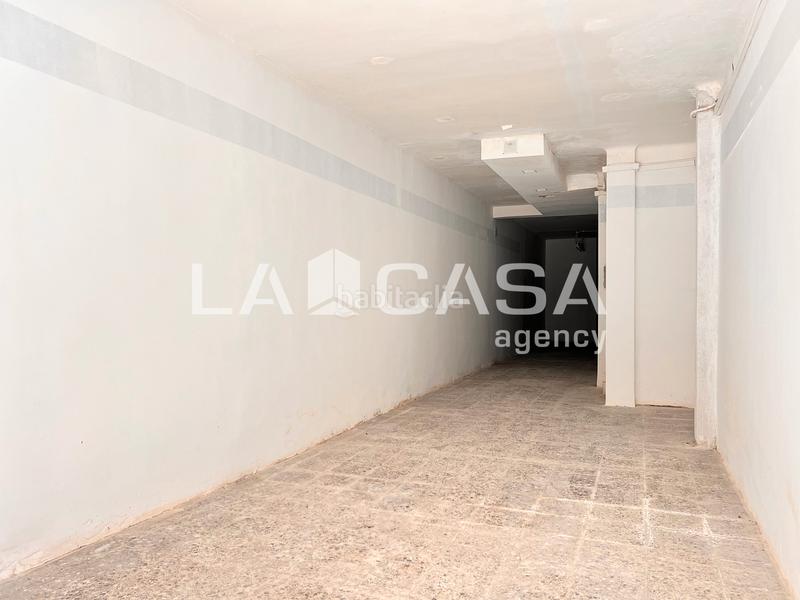 Foto c66c2cfb-dbaa-4b5e-9265-5bdce33376e7. Local comercial en La Salut Badalona