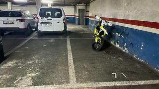 Aparcament cotxe a Navas