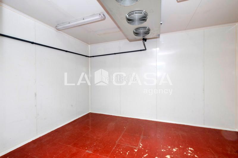 Foto da300ab5-2eec-4536-beb0-5a9d753570e5. Local comercial a Horta Barcelona