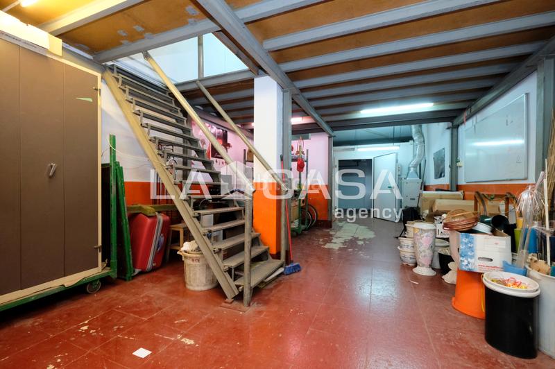 Foto bb5babb7-ba62-4534-9db1-38fa8f7be1c6. Local commercial dans Horta Barcelona