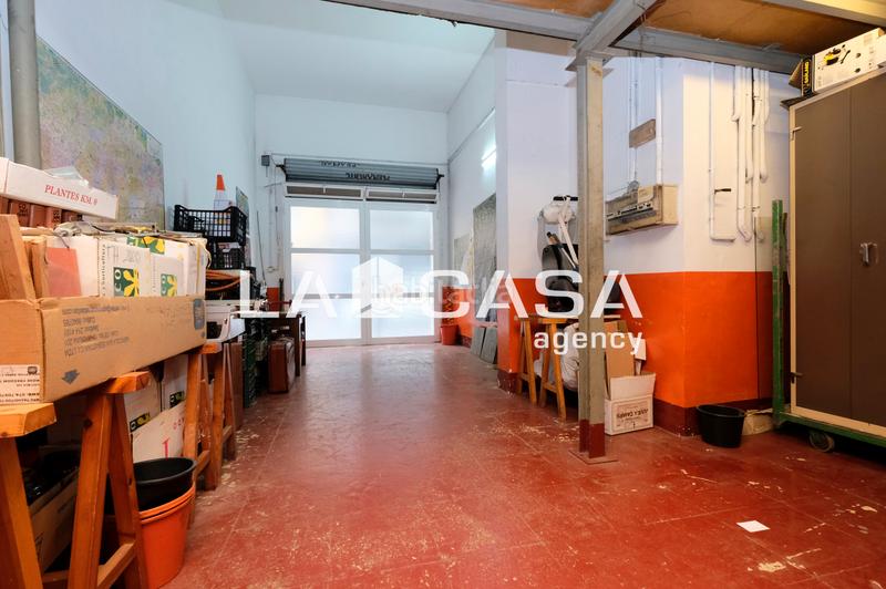 Foto e6a76f4f-8405-42e7-9560-aeec0ac4f0db. Local commercial dans Horta Barcelona