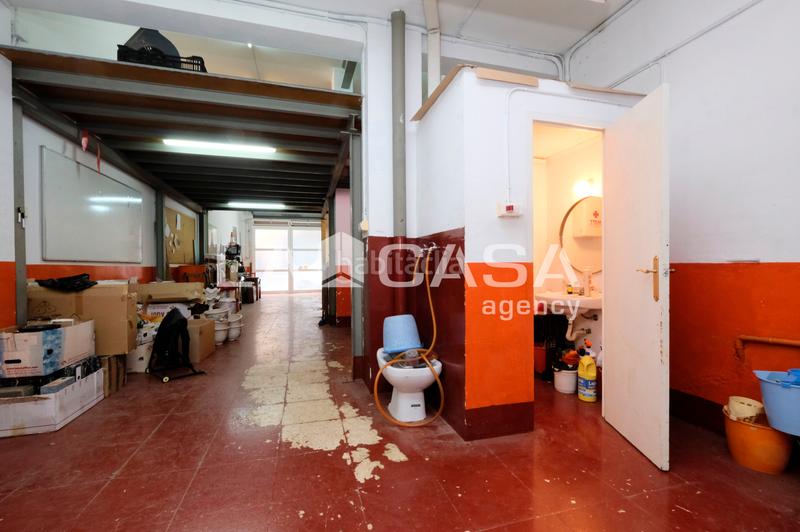 Foto fb8d5de6-32e9-45b3-9dd4-6cc3830acac6. Local commercial dans Horta Barcelona